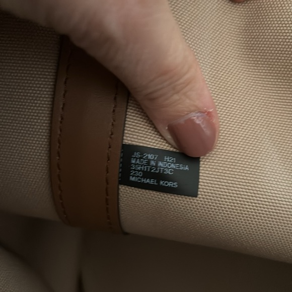 Michael Kors Jodie Large Shoulder Tote Bag Jacquard Luggage open top - Picture 9 of 10